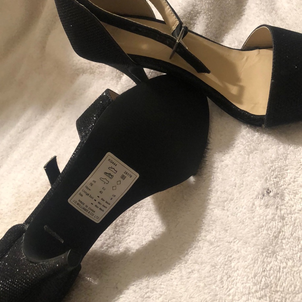 Shoe - Picture 2 of 2